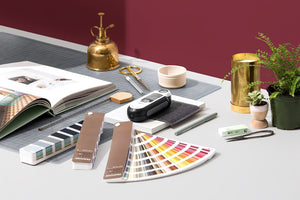 Pantone Fashion Home Interiors Paper Colour Guide bundle set FHGC400 in use workstyle image